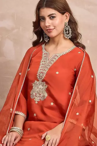 Women Ethnic Motifs Embroidered Regular Kurta & Trousers With Dupatta