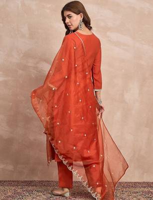 Women Ethnic Motifs Embroidered Regular Kurta & Trousers With Dupatta 3
