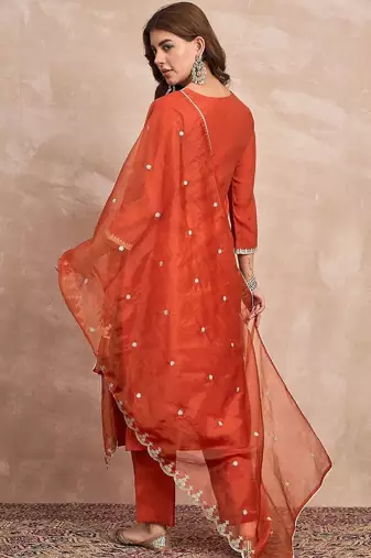 Women Ethnic Motifs Embroidered Regular Kurta & Trousers With Dupatta