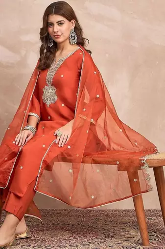 Women Ethnic Motifs Embroidered Regular Kurta & Trousers With Dupatta