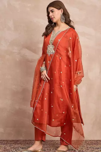 Women Ethnic Motifs Embroidered Regular Kurta & Trousers With Dupatta