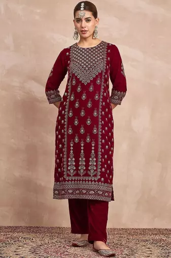 Women Ethnic Motifs Embroidered Kurta with Trousers