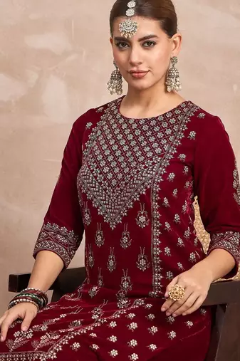 Women Ethnic Motifs Embroidered Kurta with Trousers