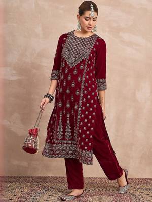 Women Ethnic Motifs Embroidered Kurta with Trousers 4