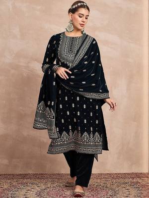 Women Ethnic Motifs Embroidered Kurta with Trousers & Dupatta 1