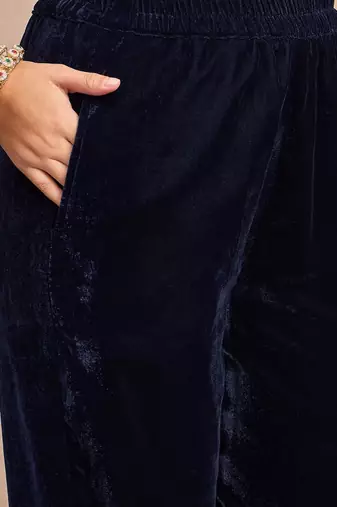 Ethnic Motifs Embroidered Zari Velvet Straight Kurta With Trousers & Dupatta