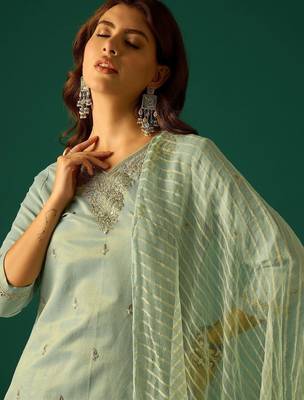 Ethnic Motifs Embroidered Zari Kurta With Sharara & Dupatta 3