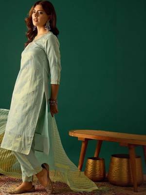 Ethnic Motifs Embroidered Zari Kurta With Sharara & Dupatta 5