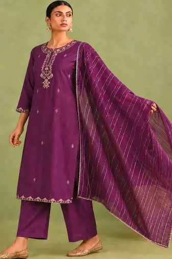 Women Ethnic Motifs Embroidered Kurta With Trousers & Dupatta Kurta Sets