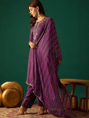 Women Ethnic Motifs Embroidered Kurta With Trousers & Dupatta Kurta Sets 6