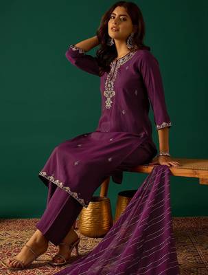Women Ethnic Motifs Embroidered Kurta With Trousers & Dupatta Kurta Sets 7