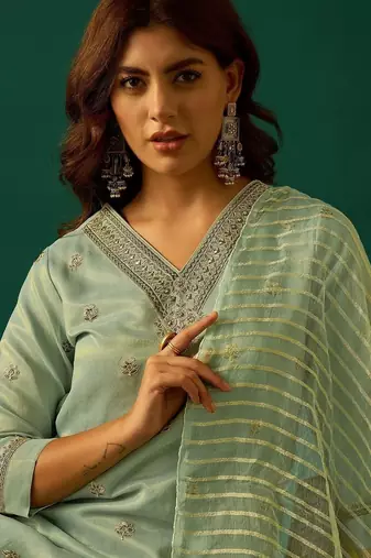 Women Ethnic Motifs Embroidered Regular Kurta with Trousers & Dupatta