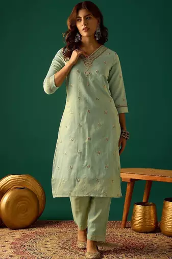 Women Ethnic Motifs Embroidered Regular Kurta with Trousers & Dupatta