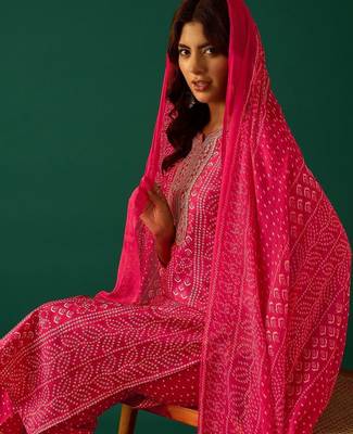 Women Ethnic Motifs Printed Kurta with Trousers & Dupatta 2