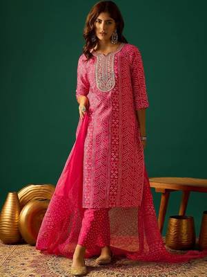 Women Ethnic Motifs Printed Kurta with Trousers & Dupatta 6