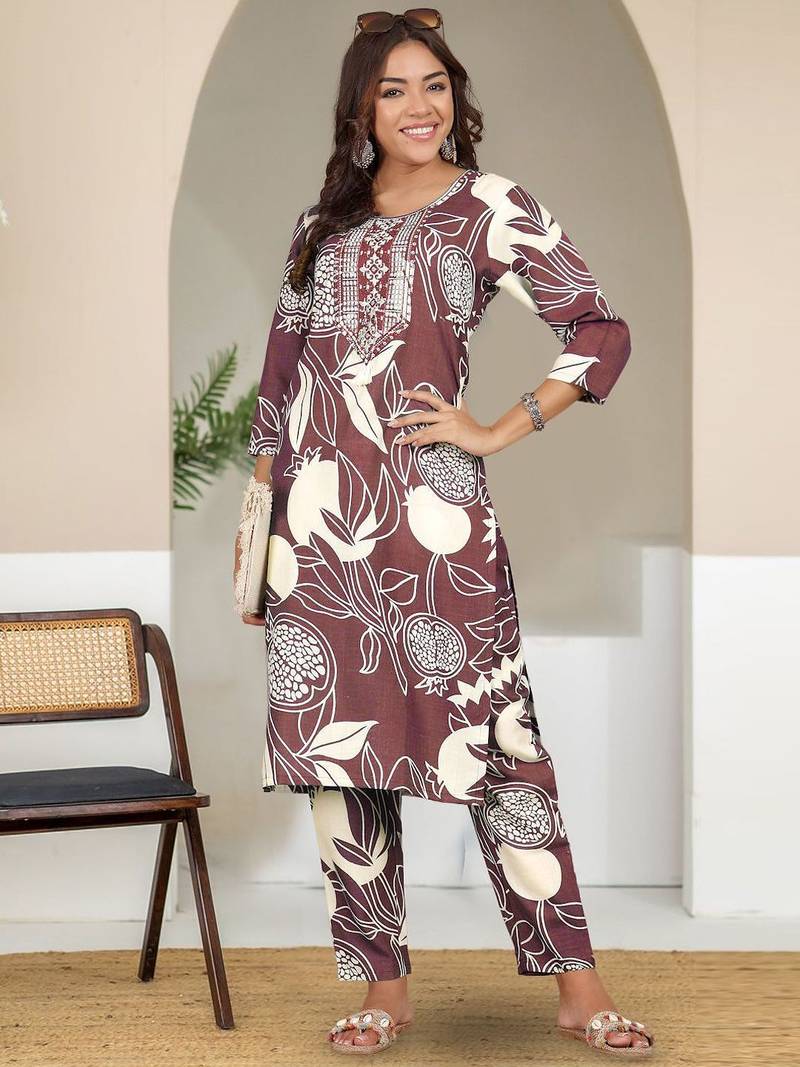 Women Floral Printed Kurta with Trousers