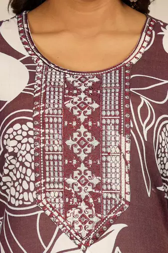 Women Floral Printed Kurta with Trousers