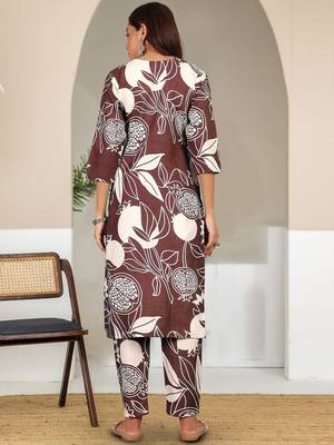 Women Floral Printed Kurta with Trousers 5