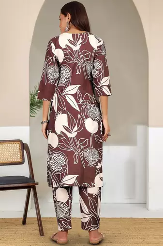 Women Floral Printed Kurta with Trousers