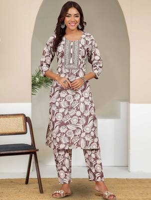 Floral Printed V-Neck Straight Kurta With Trouser 1