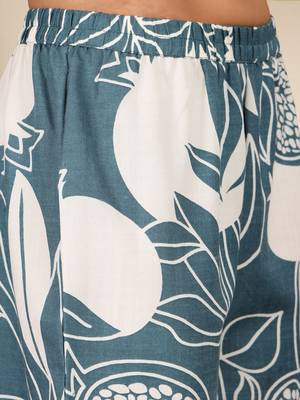 Women Floral Printed Kurta with Trousers 3