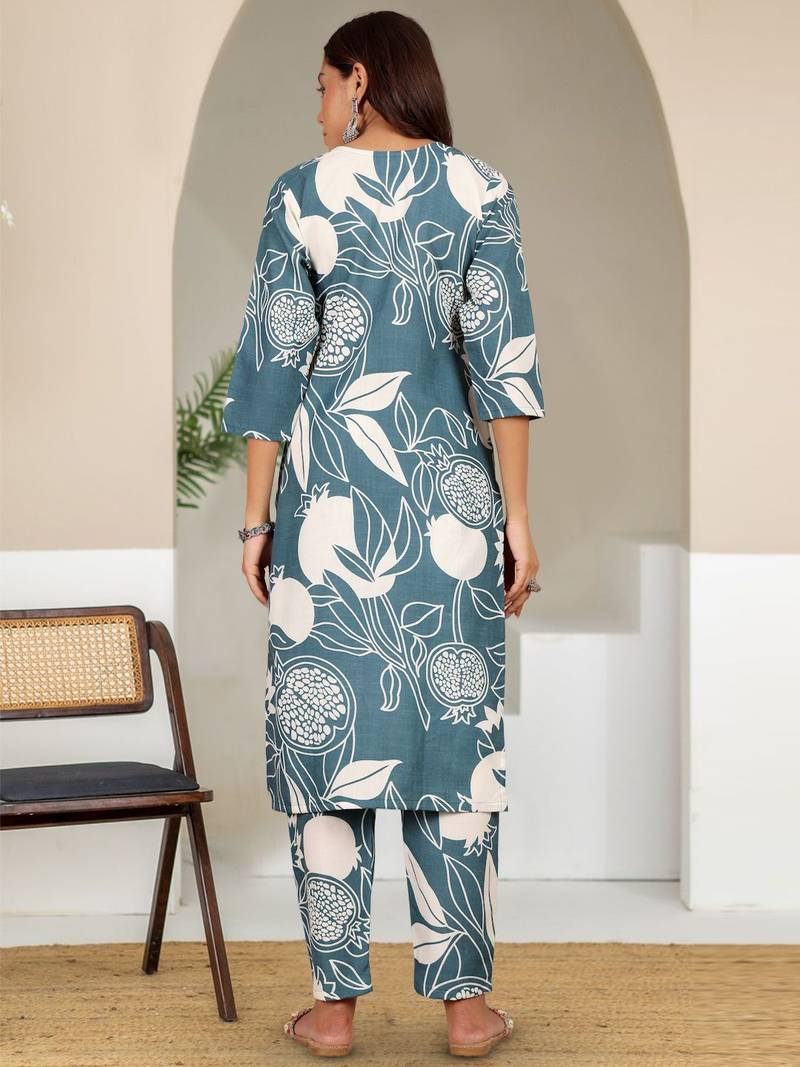 Women Floral Printed Kurta with Trousers