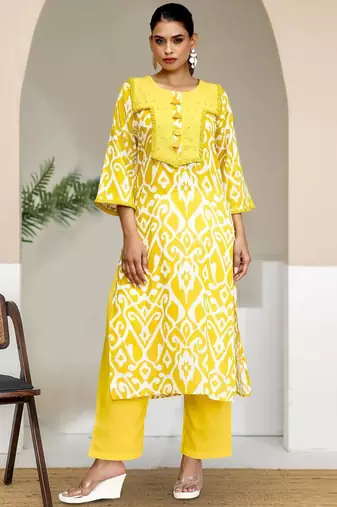 Women Ethnic Motifs Printed Kurta with Trousers