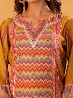Women Chevron Printed Kurta with Trousers 2