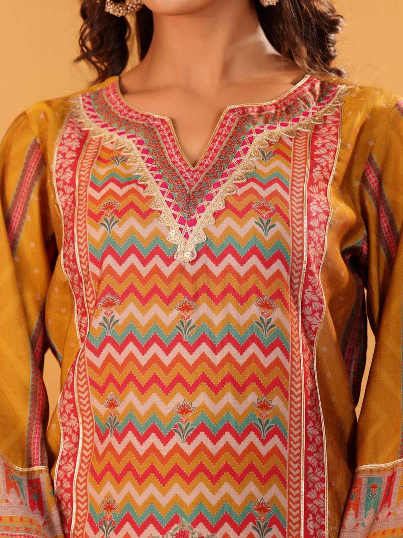 Women Chevron Printed Kurta with Trousers