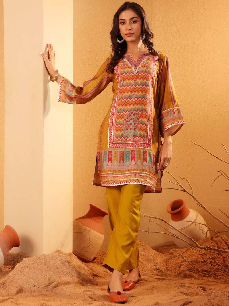 Women Chevron Printed Kurta with Trousers