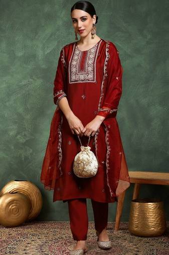 Ethnic Motifs Embroidered Round Neck Sequinned Kurta With Trousers & Dupatta
