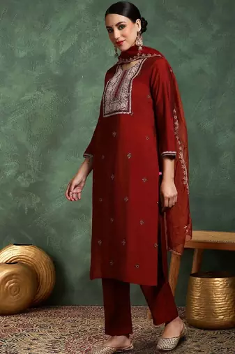 Ethnic Motifs Embroidered Round Neck Sequinned Kurta With Trousers & Dupatta