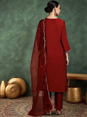 Ethnic Motifs Embroidered Round Neck Sequinned Kurta With Trousers & Dupatta 4