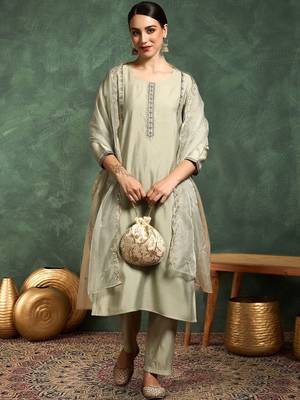Women Ethnic Motifs Embroidered Kurta With Trousers & Dupatta Kurta Sets 1