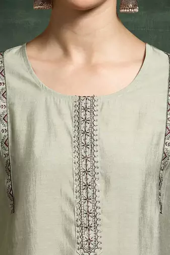 Women Ethnic Motifs Embroidered Kurta With Trousers & Dupatta Kurta Sets