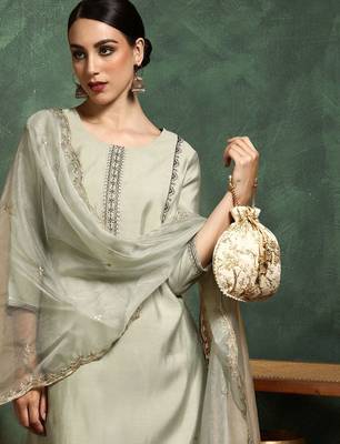 Women Ethnic Motifs Embroidered Kurta With Trousers & Dupatta Kurta Sets 5