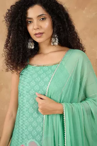 Women Floral Embroidered Kurta with Trousers & Dupatta