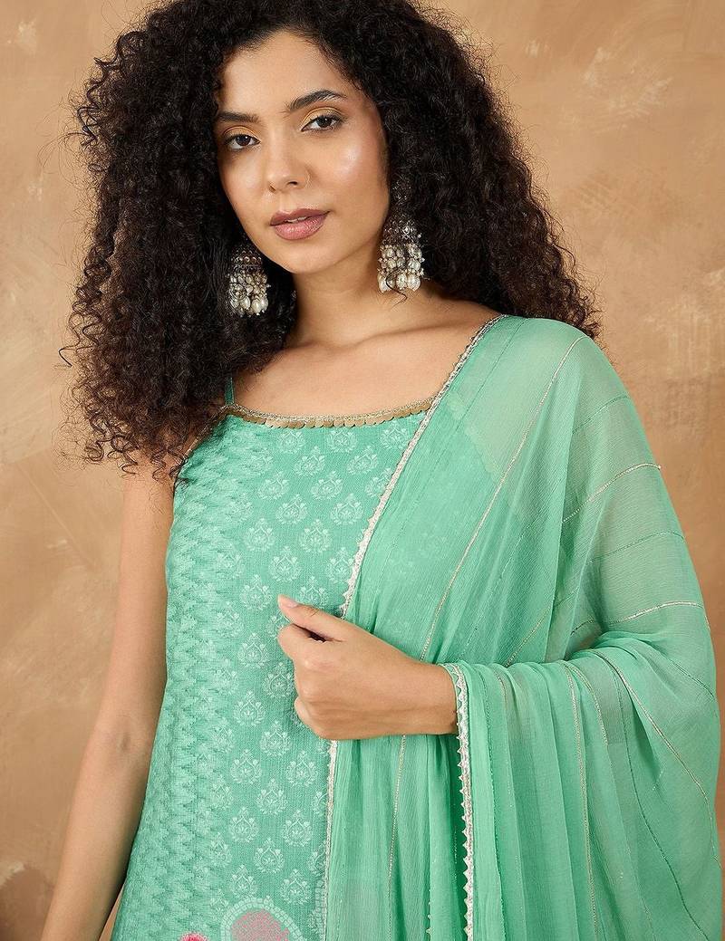 Women Floral Embroidered Kurta with Trousers & Dupatta
