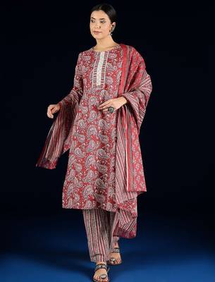 Women Paisley Printed Regular Kurta with Trousers & Dupatta 1