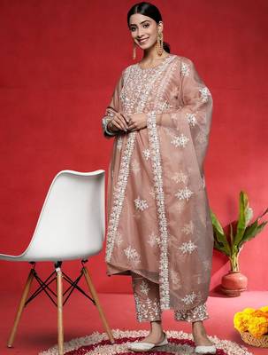 Women Ethnic Motifs Embroidered Thread Work Pure Cotton Kurta Set With Dupatta 1
