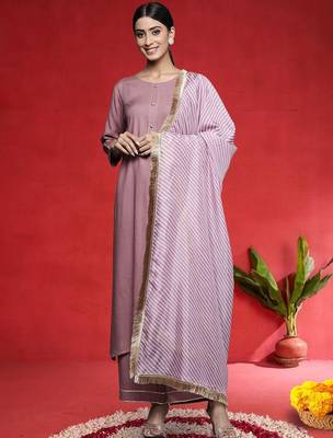 Women Regular Kurta with Trousers & Dupatta 1