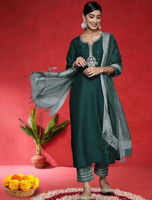 Women Ethnic Motifs Embroidered Regular Kurta & Trouser With Dupatta 1