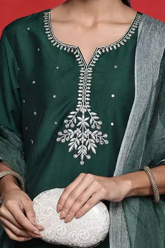 Women Ethnic Motifs Embroidered Regular Kurta & Trouser With Dupatta