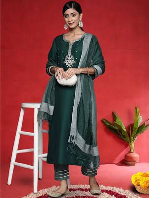 Women Ethnic Motifs Embroidered Regular Kurta & Trouser With Dupatta 6