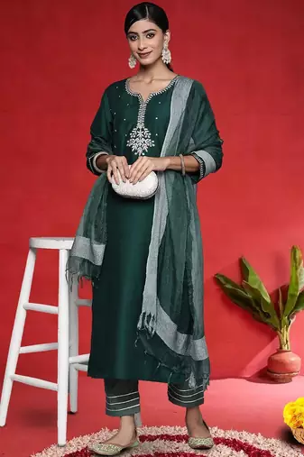 Women Ethnic Motifs Embroidered Regular Kurta & Trouser With Dupatta