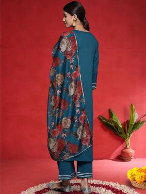 Women Regular Kurta with Trousers & Dupatta 5