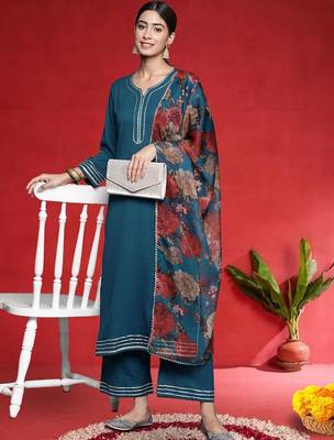 Women Regular Kurta with Trousers & Dupatta 6
