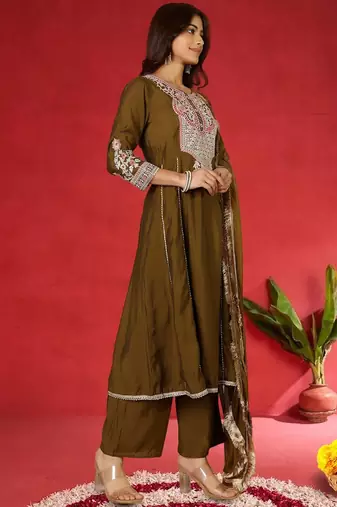 Floral Embroidered Thread Work Straight Kurta With Trousers & Dupatta