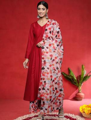 Women Regular Kurta with Trousers & Dupatta 1