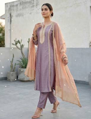 Women Solid Kurta with Trouser & Dupatta 3